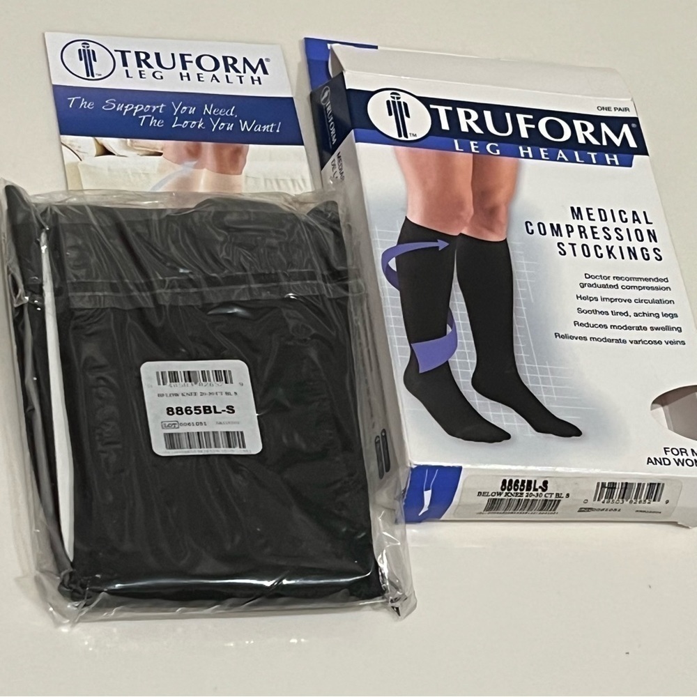 NEW Truform Medical firm Compression Stockings Unisex, size Small,  blackNIB